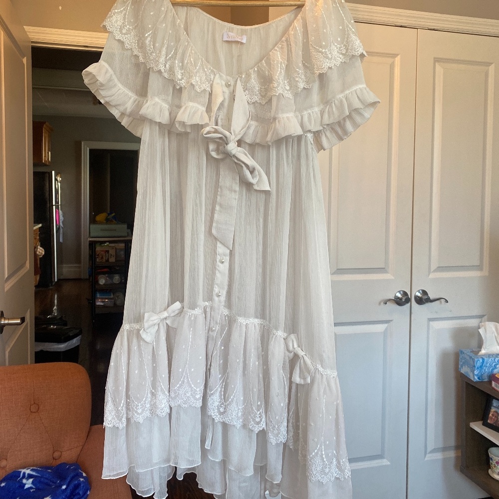 White lace Dress